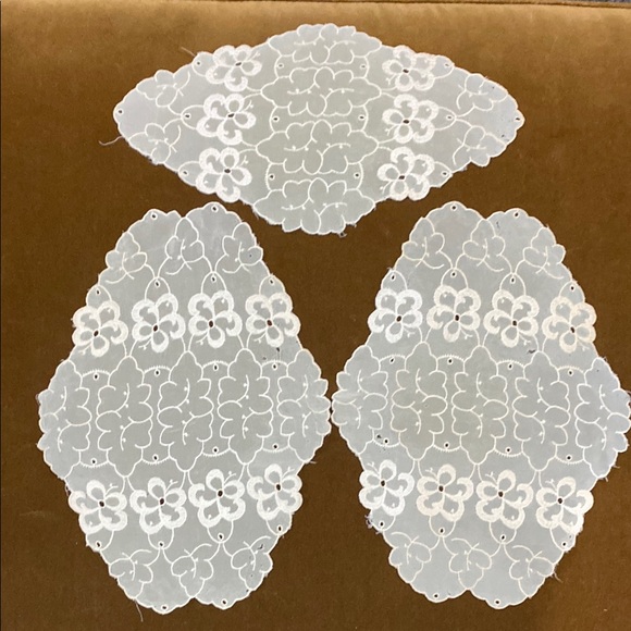 Other - Yellow Vintage 3 Piece Lace Doilies Set!